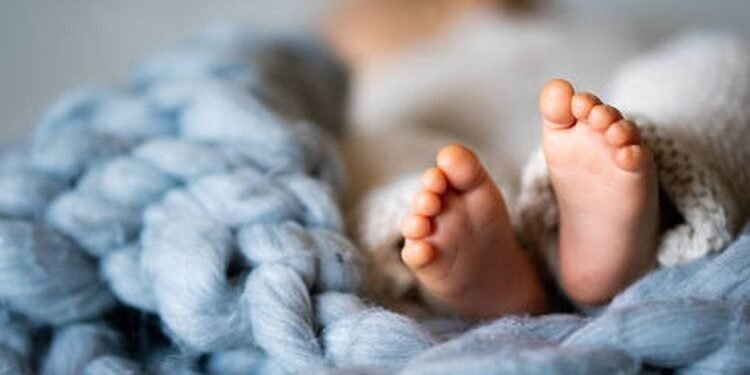 VIRAL Dibalut Kain Hitam dan Putih, Bayi Berusia 4 Hari Ditemukan di Ruko Kota Medan