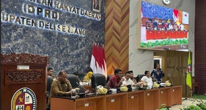 Dihadapan Bupati dan Kapolresta, Rapat Paripurna DPRD Deliserdang Ricuh