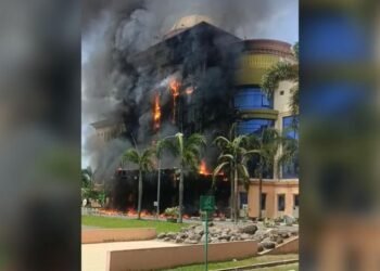 Asrama Haji Kota Medan Terbakar, 7 Pemadam Diturunkan