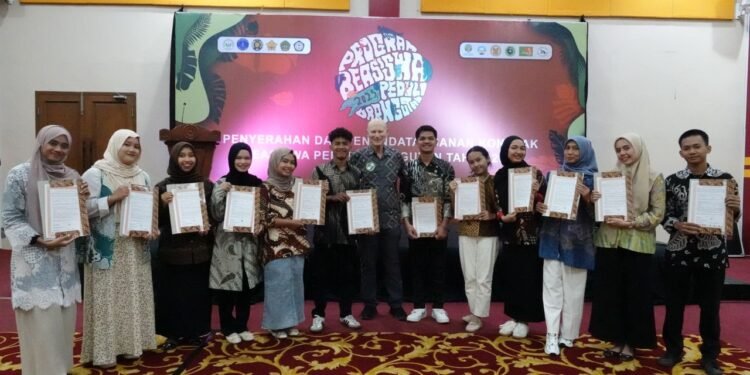 Dua Belas Mahasiswa dari Sumut dan Aceh Terima Beasiswa Peduli Orangutan 2025