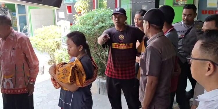 Balita di Ngawi Tewas Usai Tertabrak Mobil Pikap Orangtuanya Sendiri