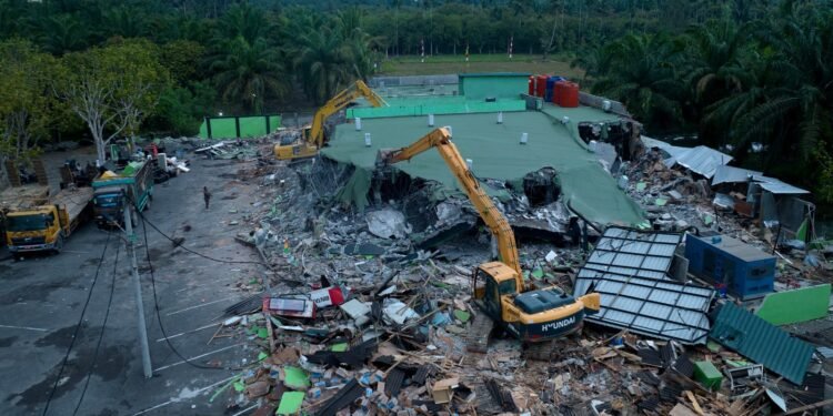 Diskotek yang Disinyalir Tempat Peredaran Narkoba di Langkat dan Deliserdang Akhirnya Dirobohkan