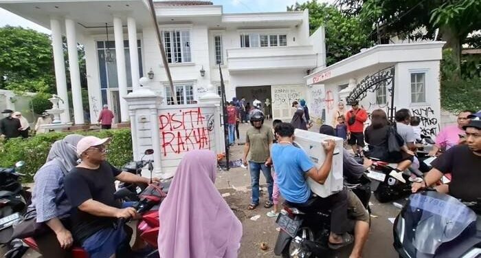 Rumah Sahroni, Eko Patrio, Uya Kuya, Nafa Urbach, Hingga Sri Mulyani, Dijarah Massa yang Marah
