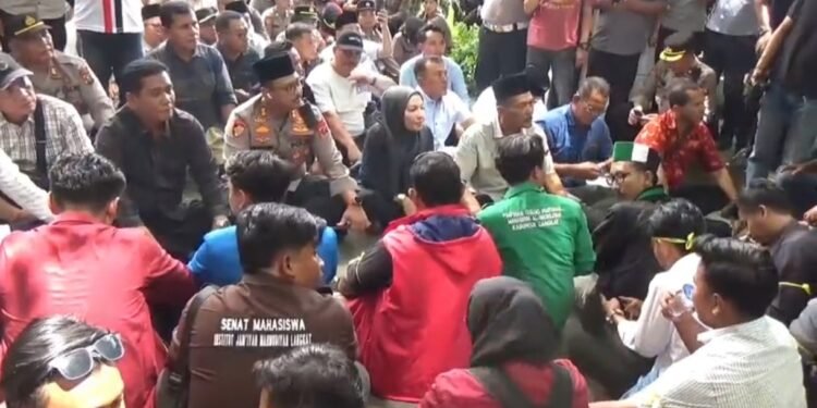 Demo di Kantor DPRD Langkat Berjalan Kondusif