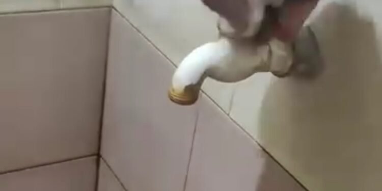 Air PDAM Tirta Sari tak Lancar Warga Kota Binjai Mengeluh, Terpaksa Beli Air Galon