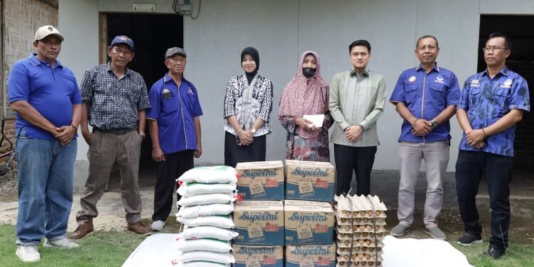 Ricky Anthony Sambangi Rumah Nursidah Seorang Nenek di Langkat yang Rumahnya Ludes Terbakar