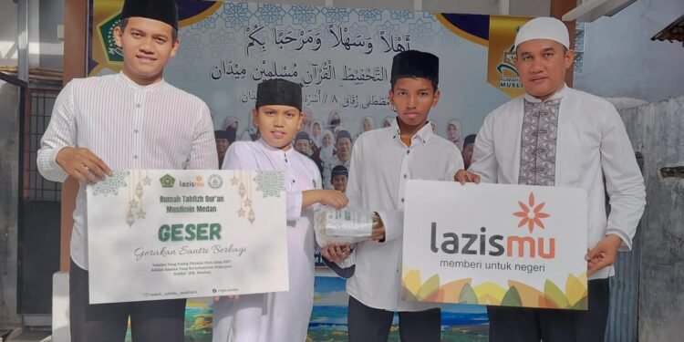 Rumah Tahfizh Qur’an Muslimin Medan Gandeng LAZISMU Salurkan Program Gerakan Santri Berbagi