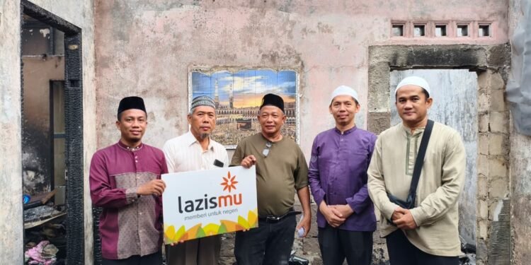 PCM Kampung Dadap Gandeng LAZISMU Salurkan Donasi Kebakaran di Medan