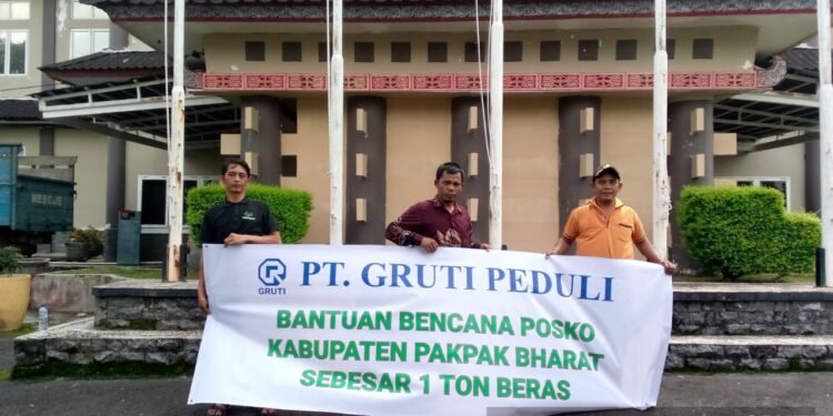 PT Gruti Berikan Bantuan 1 Ton Beras Kepada Masyarakat yang Tertimpa Bencana di Pakpak Bharat