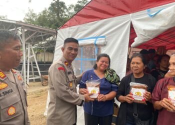 Polres Sibolga Salurkan Bansos Korban Banjir-Longsor