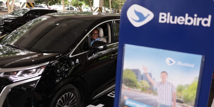 Temani Perjalanan Pulang Dan Kebersamaan Akhir Tahun, Bluebird Luncurkan Kendaraan Listrik Di Bandara Kualanamu