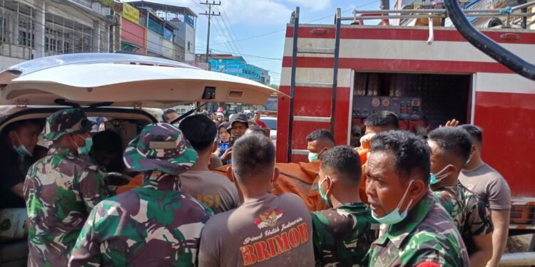 Tim Gabungan Polres Sibolga dan Brimob Polda Sumut Temukan Jenazah Korban Longsor