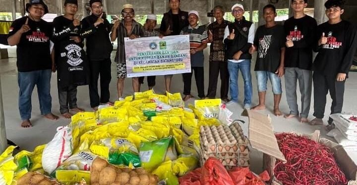 Bikers Subuhan Batangtoru Salurkan 250 Paket Sembako Untuk Korban Banjir di Tapanuli Tengah