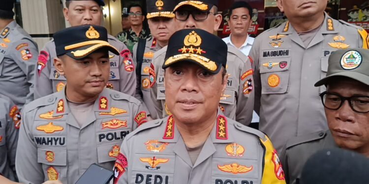 Wakapolri Kunjungi Tapteng, Lepas Ratusan Personel untuk Tangani Korban Banjir Bandang