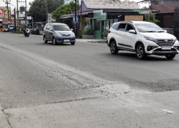 Usai Diprotes Masyarakat, Jalan Rusak di Kota Binjai Ditambal Tengah Malam