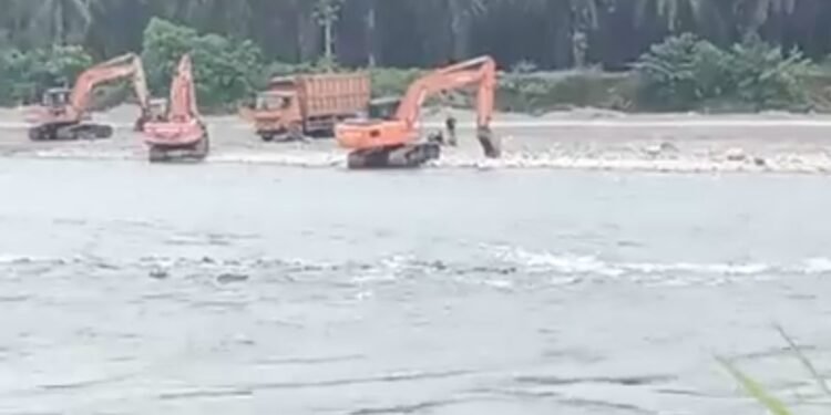 Lahan Masyarakat Mulai Abrasi Akibat Galian C Diduga Ilegal yang Eksis di Kecamatan Bahorok