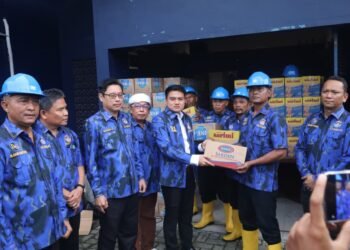 Kombat Sumut Salurkan 100 Ton Beras dan Ribuan Paket Bahan Pangan ke Aceh