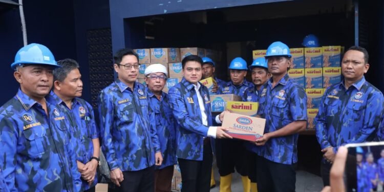 Kombat Sumut Salurkan 100 Ton Beras dan Ribuan Paket Bahan Pangan ke Aceh