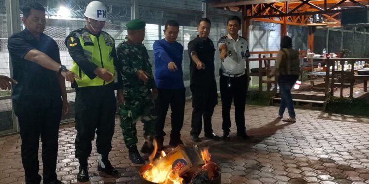 Tim Gabungan Razia Kamar Hunian Lapas Kelas IIA Binjai, Ini Hasilnya