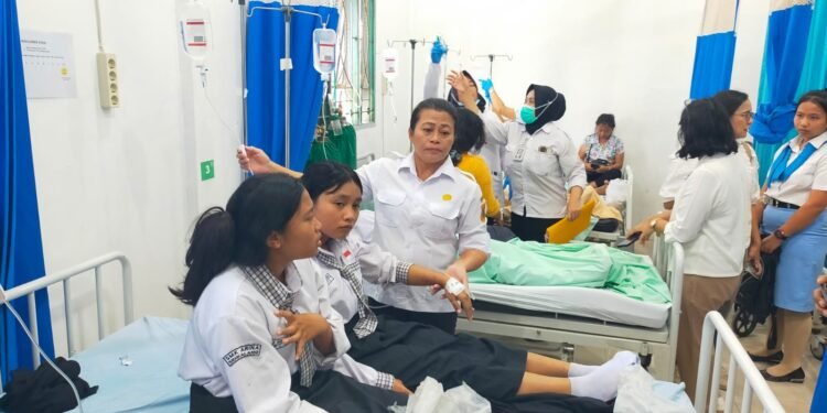LAGI 83 Pelajar SMK Arina di Sidikalang Diduga Keracunan MBG, Total 216 Orang Korban