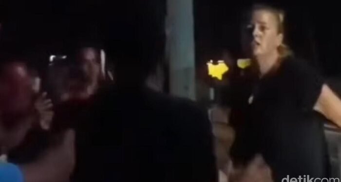 Bule Ngamuk di Lombok saat Warga Tadarusan, MUI : Harus Menahan Diri