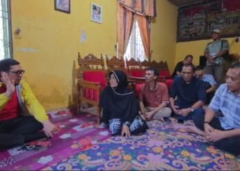 Anggota Komisi II DPR RI Sambangi Rumah Warga Kota Binjai yang Ditahan di Kamboja