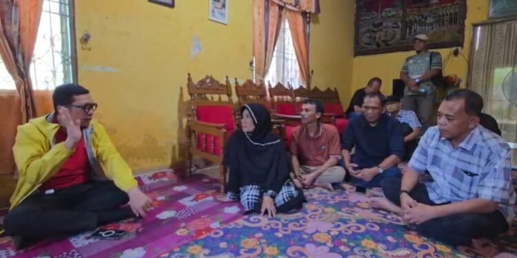 Anggota Komisi II DPR RI Sambangi Rumah Warga Kota Binjai yang Ditahan di Kamboja