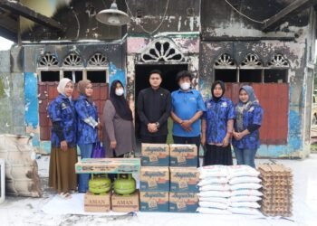 Jelang Lebaran Ricky Anthony Bantu Korban Kebakaran di Langkat