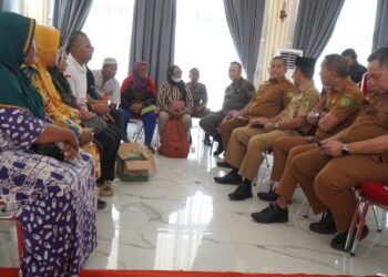 Bantuan Diduga tak Tepat Sasaran, Masyarakat Besitang Geruduk Kantor Bupati dan DPRD Langkat