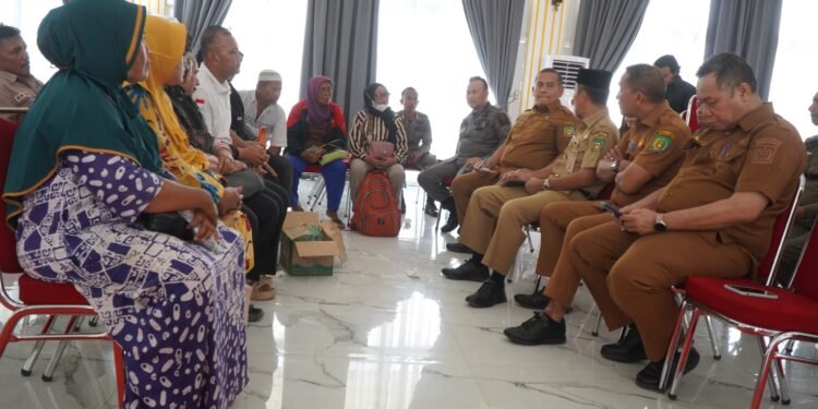 Bantuan Diduga tak Tepat Sasaran, Masyarakat Besitang Geruduk Kantor Bupati dan DPRD Langkat