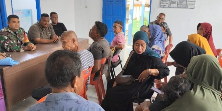 Masyarakat Geruduk Kantor Desa Naman Jahe, Usai Jalan Kampung Diduga Diserobot