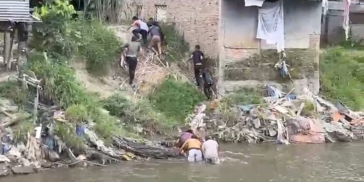 Polisi Gerebek Sarang Narkoba di Kota Medan, Belasan Orang Lompat ke Sungai