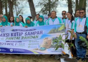 IKA UT Medan Gelar Aksi Tanam Pohon dan Bersih Pantai di Pandan, Wujud Peduli Lingkungan