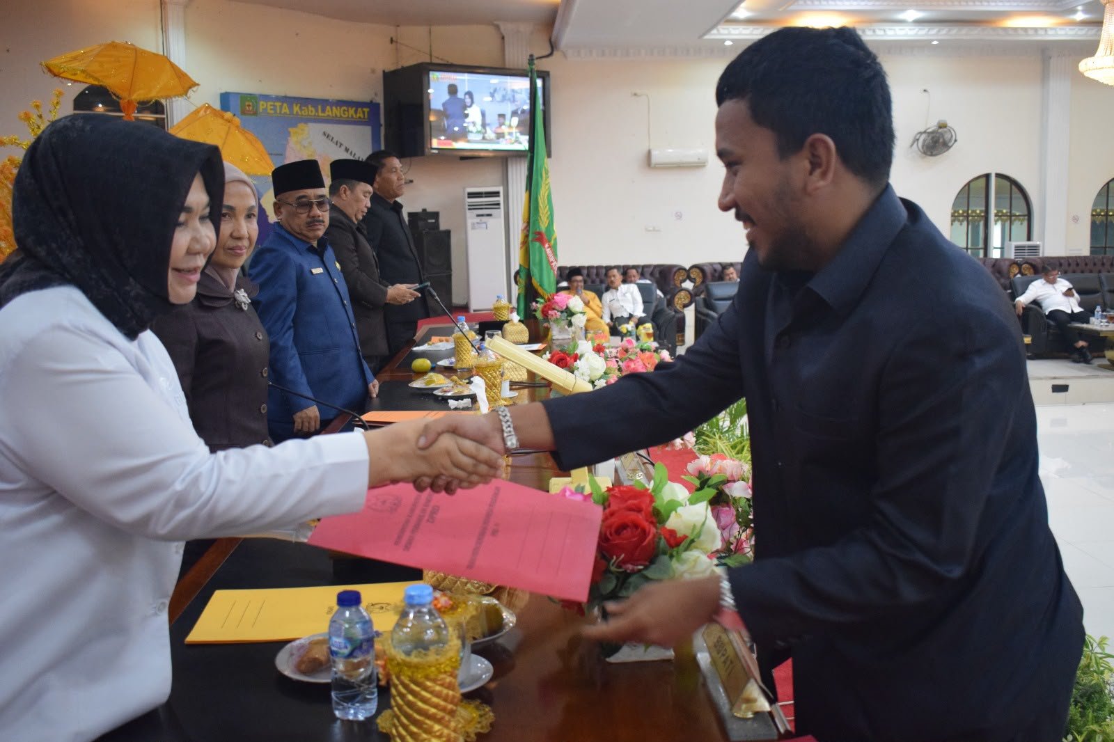 Fraksi PDIP Beri Catatan Soal PAD dan Bantuan Banjir saat Pengesahan LPJ APBD 2025