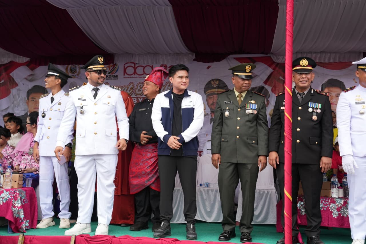 Lepas Peserta Festival Drumcops HUT RI Ke-81 di Tanjung Pura, Ini Pesan Ricky Anthony